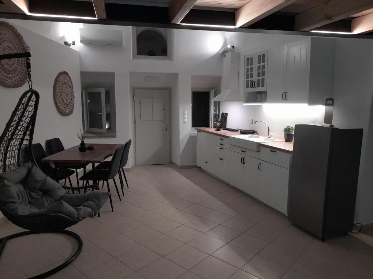 Angeleve Villa With Private Jacuzzi Fira (Santorini) Exterior foto